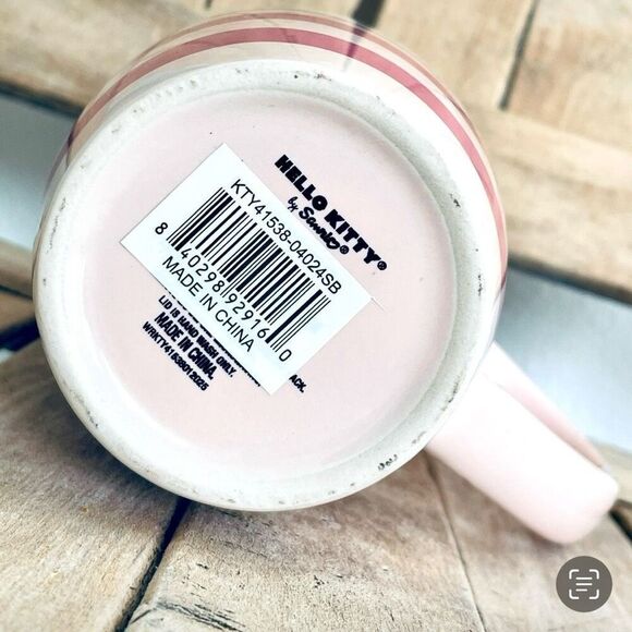NWT Gorgeous Hello Kitty Pink Striped Glossy Ceramic Tall Travel Mug with lid - Picture 3 of 16